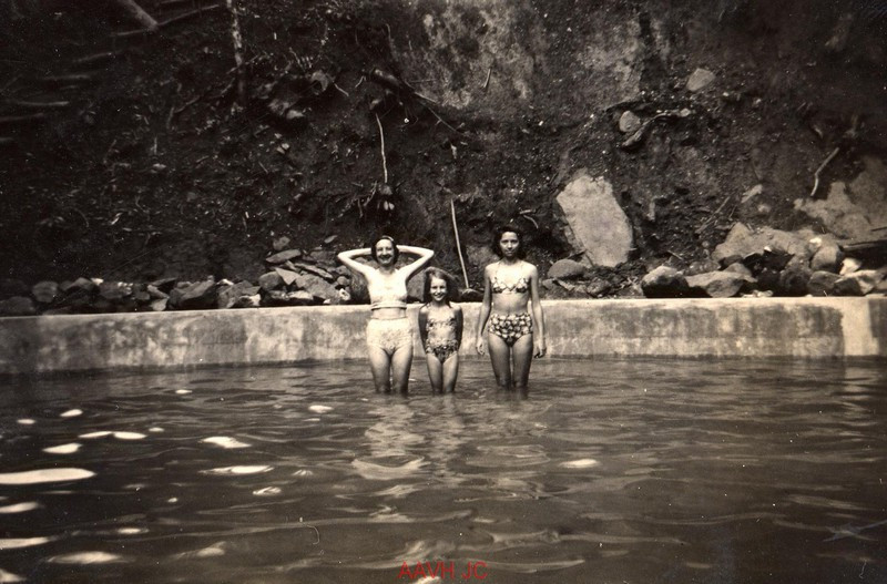 Bể bơi ở khu nghỉ dưỡng.