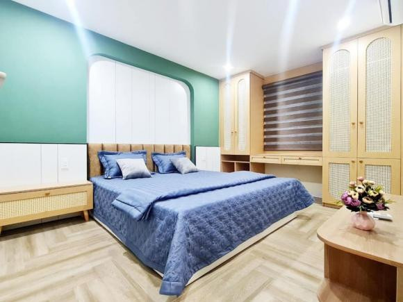 Nha gac lung 2 phong ngu 'lot xac' xinh lung linh sau khi cai tao-Hinh-4