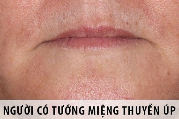  Trong cuộc sống khi bạn ở gần hoặc lết thân với kiểu người này, họ sẽ không từ thủ đoạn để lợi dụng người khác, vì vậy hậu vận cũng không gặp nhiều may mắn. Đặc biệt, kiểu người này thường khá trắc trở trong đường tình duyên dễ cô độc khi về già.