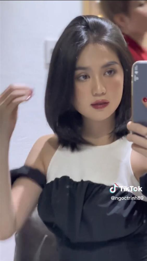 ới đây nhất, Ngọc Trinh chuyển hẳn sang "hệ tóc ngắn" bằng kiểu đầu bob tỉa layer nhẹ nhàng.