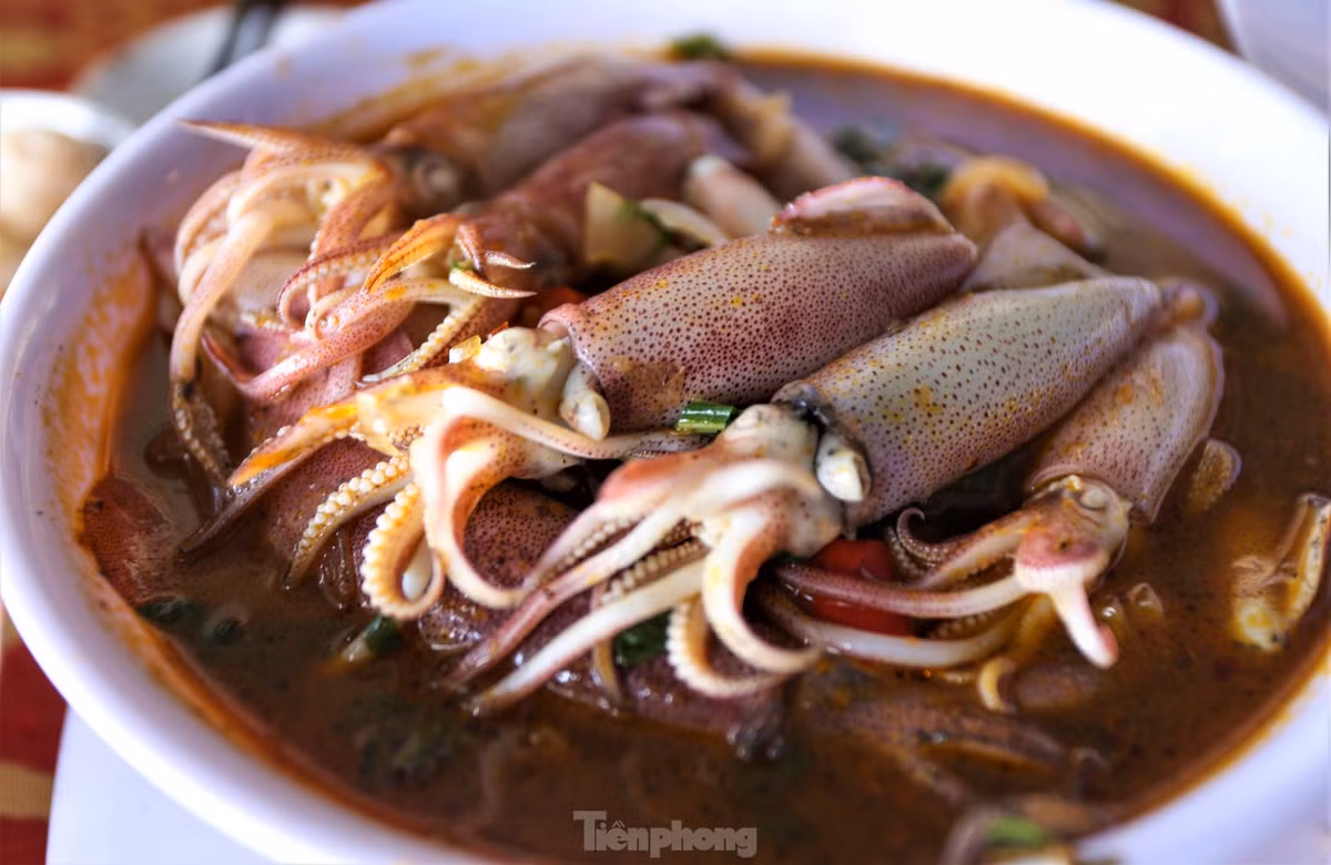 Ha Tinh: Muc nhay Vung Ang “dat khach” dau he-Hinh-10