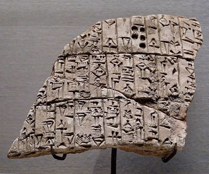 Khi có người hỏi vì sao lại ban hành những đạo luật hà khắc như vậy, Dracon trả lời: Chúng ta cần án tử hình để ngăn chặn những tội ác nhỏ, còn những tội lớn hơn thì ta chưa nghĩ ra hình phạt nào nặng hơn thế. Có người ví von: "Bộ luật này được viết bằng máu chứ không phải bằng mực" để diễn tả mức độ hà khắc của nó. Tuy nhiên, bộ luật này không tồn tại được lâu. Về sau nhà lập pháp Solon đã cho hủy bỏ luật pháp của Dracon, chỉ giữ nguyên án tử hình đối với tội giết người.