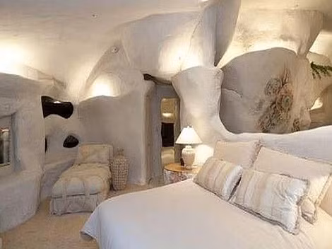 Gần 6.000 người đã xem danh sách trực tuyến về ngôi nhà kì lạ này và có nhu cầu mua nó nhưng ngôi nhà vẫn chưa được bán.