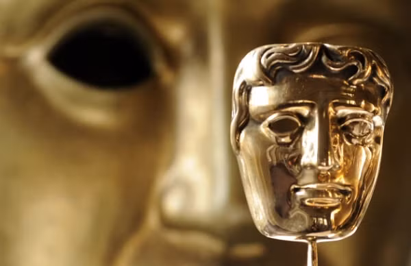 BAFTA là từ viết tắt của The British Academy of Film and Television Arts (BAFTA) - Viện Hàn lâm Nghệ thuật Điện ảnh và Truyền hình Anh quốc. Đây là tổ chức uy tín nhất ở Anh tổ chức trao giải thưởng cho phim, truyền hình, và các thể loại hoạt hình. Giải này được xem như "tiền Oscar" và trên thực tế luôn là căn cứ quan trọng cho việc chấm và trao giải Oscar hàng năm. Biểu tượng của giải thưởng này là chiếc mặt nạ vàng mà bất cứ nghệ sỹ nào cũng phải ao ước.