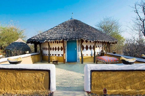  Baobab, Botswana. Hành tinh Baobab, Botswana là các túp lều mùa đông với các bức tường được trang trí theo phong cách truyền thống Botswana và màu sắc là các sắc tố tự nhiên được làm từ những tổ mối trong rừng.