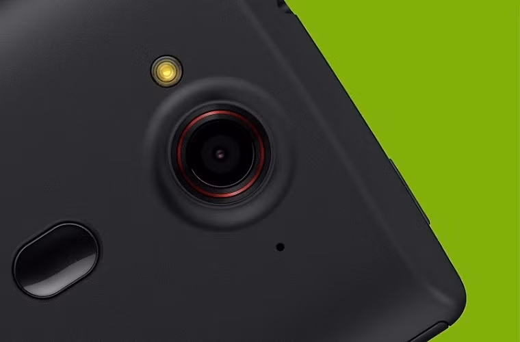 Trước thềm Đại hội Di động thế giới sắp diễn ra, Acer đã “úp mở” về một sản phẩm smartphone chạy Android của mình trên mạng xã hội Google Plus. Theo đó, chiếc smartphone sẽ thuộc dòng sản phẩm Liquid series của hãng. Tuy chưa có hình ảnh nào về sản phẩm nhưng nhiều nguồn tin cho biết, thiết bị sẽ được gắn một cảm biến trên mặt lưng, có thể là cảm biến hồng ngoại hoặc cảm biến vân tay.