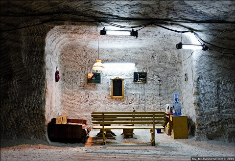 Một số đồ nội thất được sử dụng ở đây.