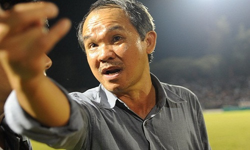 Bầu Đức rất mong muốn sự việc nghi vấn gian lận tuổi của Công Phượng sớm kết thúc để em cùng CLB HAGL có thể yên tâm chuẩn bị cho mùa giải V.League 2015.