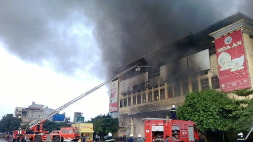 Hàng chục hộ không trắng tay vì ngân hàng đã mua bảo hiểm cháy nổ.