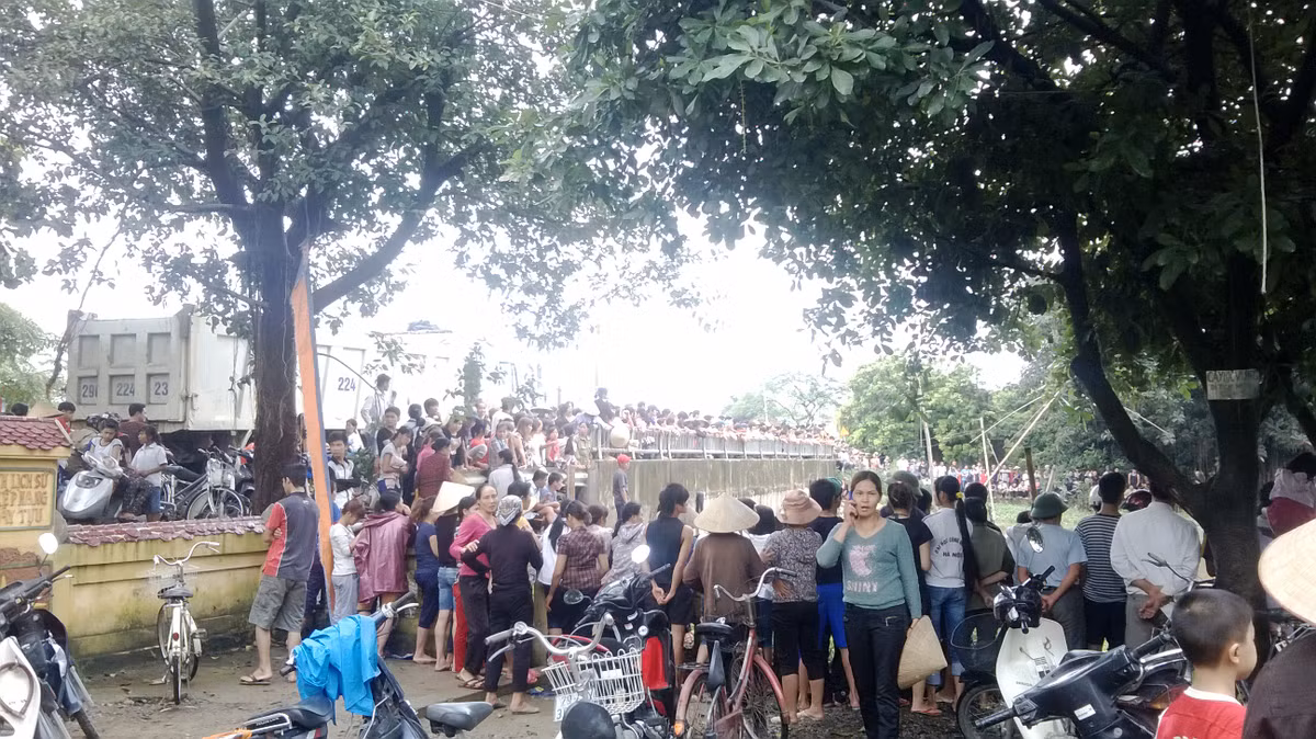 Vụ việc thu hút sự quan tâm của đông đảo người dân.