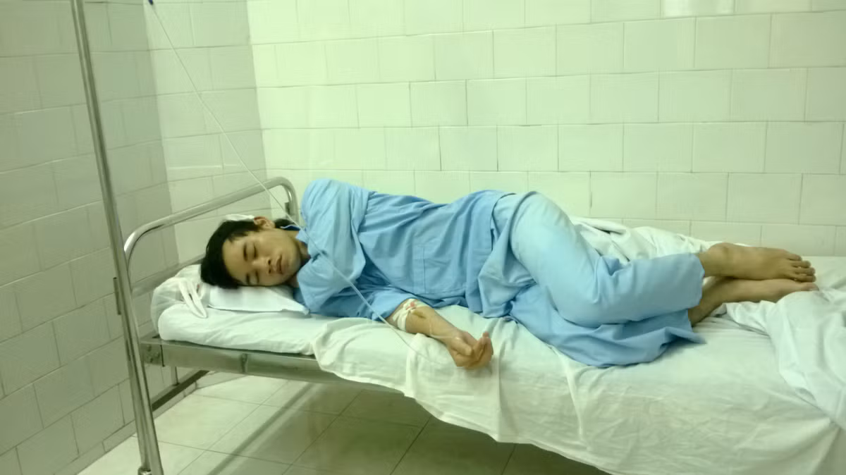 Ở diễn biến khác, các nạn nhân còn lại đang được điều trị tại Bệnh viện Đa khoa Thái Bình và Bệnh viện Mắt Trung ương. Hiện sức khỏe các nạn nhân đang có nhiều tiến triển tốt.