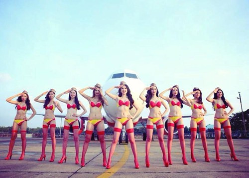 Đại diện Vietjet Air cho biết hình ảnh Ngọc Trinh cùng hàng loạt chân dài mặc bikini tạo dáng phản cảm bên máy bay không phải là hình ảnh quảng cáo chính thức của hãng hàng không này.