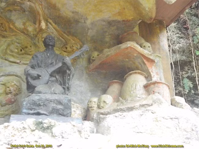 Ngày nay, bạn có thể tìm thấy các tác phẩm điêu khắc rùng rợn cảnh người dân quằn quại cố hướng lên cửa động, cảnh người mẹ ôm đứa con đang chết dần trên tay mình và hình ảnh sọ người chất chồng lên nhau quanh Đình tang lễ như đài tưởng niệm của một sự kiện lịch sử mà bi kịch.