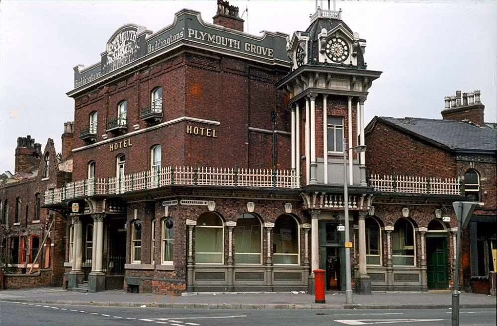 Khách sạn Plymouth Grove ở ngã ba Plymouth Grove và phố Shakespeare, khoảng năm 1969. Ảnh: MMU Visual Resources.