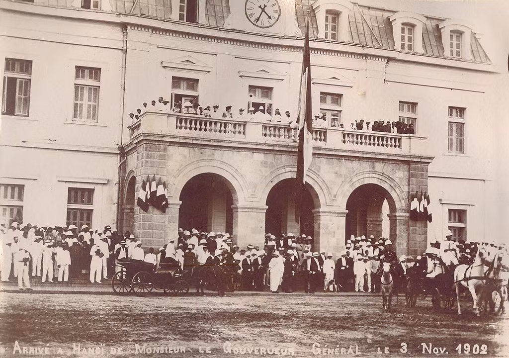 Đón Toàn quyền Đông Dương tại ga Hà Nội ngày 2/11/1902. Ảnh tư liệu.