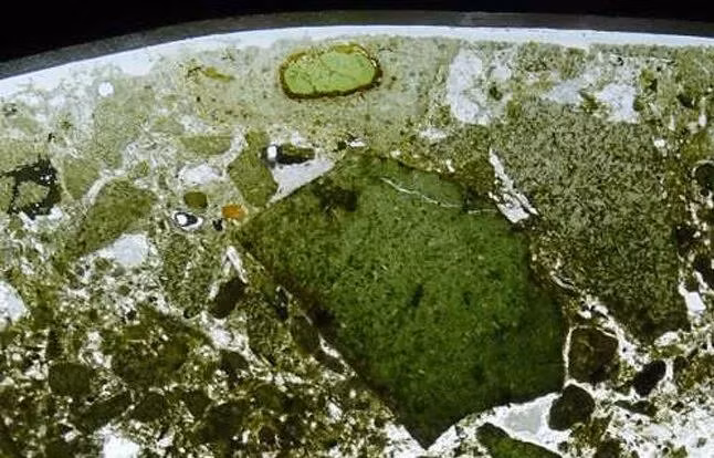 “Thay ma” nua ti nam chui vao long Trai Dat