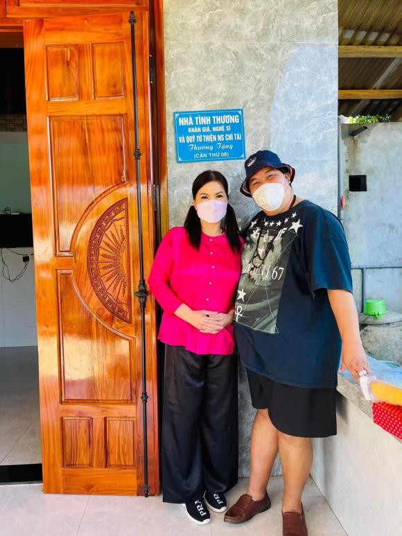 Ve Viet Nam chua bao lau, vo co NS Chi Tai lam dieu y nghia-Hinh-5