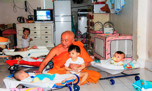 Chùa Kỳ Quang II hiện nuôi dưỡng 195 trẻ. Chùa Kỳ Quang II hiện nuôi dưỡng 195 trẻ.