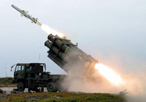 Tên lửa hành trình chống tàu Type 88 rời bệ phóng.