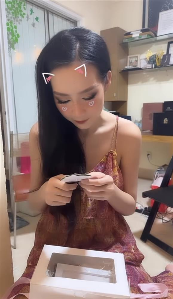 Hoa hau Bao Ngoc len tieng ve can phong bi che qua bua bon-Hinh-3