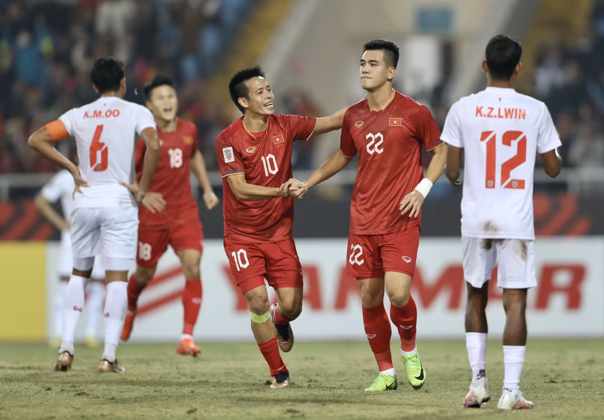 Vì sao Tuyển Việt Nam vẫn chưa công bố tân thuyền trưởng? - Hình 2 Vi sao Tuyen Viet Nam van chua cong bo tan thuyen truong?-Hinh-2