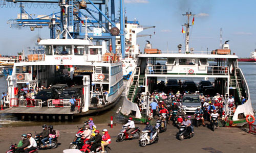 Đến 2h rạng sáng nay 17/9, sự cố hư cầu đường dẫn tại bến phà Cát Lái đã được xử lý xong. Bến phà đã hoạt động trở lại bình thường.