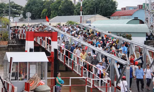 BGĐ bến phà Cát Lái đã quyết định giải tỏa hành khách đi bộ, riêng phương tiện sẽ được chính quyền địa phương quận 2 TP HCM và xã Phú Hữu, huyện Nhơn Trạch, tỉnh Đồng Nai trông giữ miễn phí.