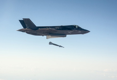 F-35B ném thử nghiệm bom GBU-12.