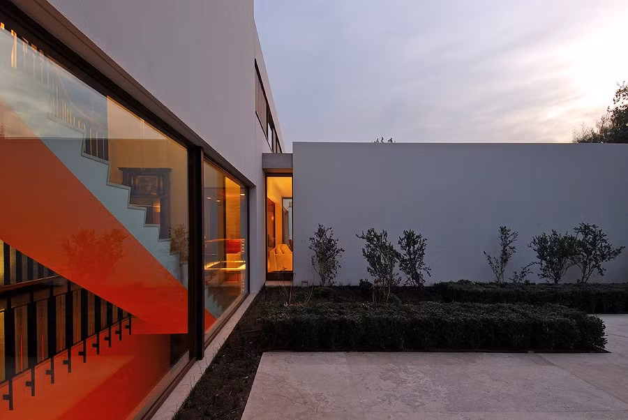 Ngôi nhà đáp ứng được yêu cầu của gia chủ về không gian rộng lớn và tận dụng ánh sáng tự nhiên.