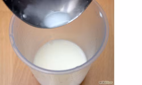 Cho trẻ thử các loại sữa khác như sữa đậu nành... sẽ có lợi cho sức khỏe của trẻ.