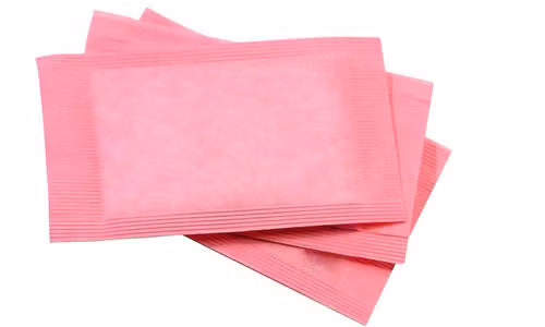 9. Đường tinh chế. Đường tinh chế không chỉ được biết đến là thực phẩm làm gia tăng lượng insulin mà còn là “đồ ăn” ưa thích của các tế bào ung thư, kích thích sự tăng trưởng của chúng. Tỉ lệ ung thư ngày càng gia tăng là do các loại thực phẩm mà chúng ta vẫn hay ăn hàng ngày như bánh ngọt, bánh quy, nước ngọt, ngũ cốc hay những thực phẩm đã qua chế biến,... đều có chứa đường tinh chế.