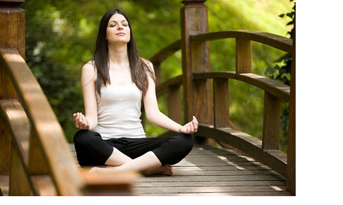 Yoga: Là những hoạt động tập luyện có tác dụng cải thiện tư thế, sự thăng bằng, cảm giác ở khớp xương, sự phối hợp trong việc thực hiện chức năng và thư giãn.