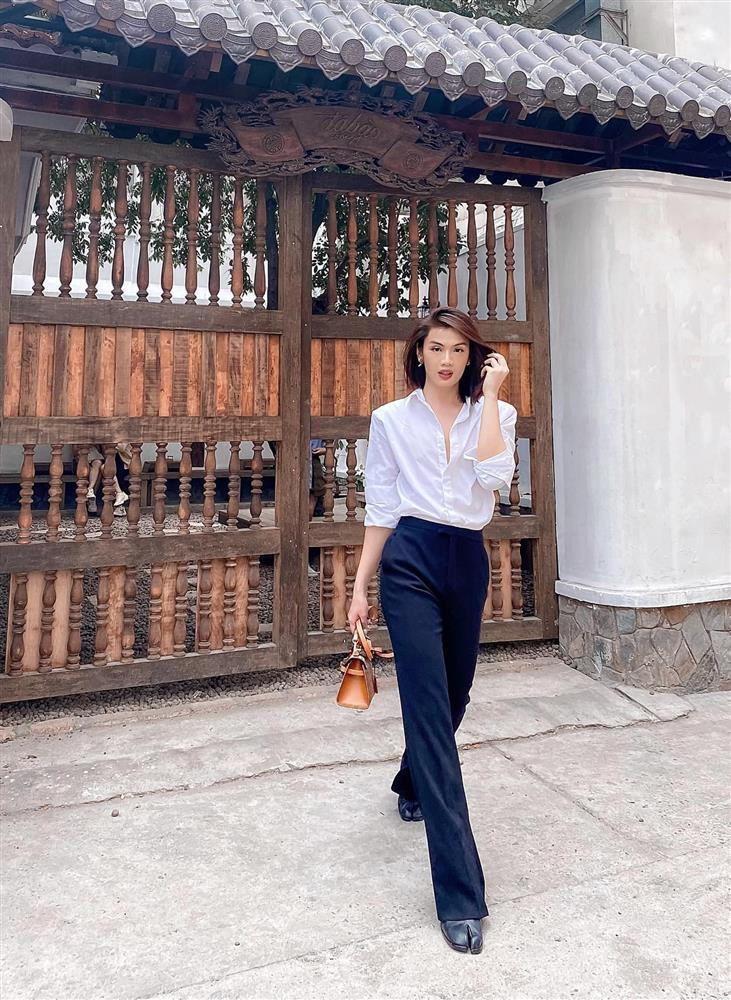 Giọng Ca "Thật Tâm Em Rất Yêu Anh" chịu khó chăm sóc bản thân, chọn phong cách thanh lịch cùng lối nói chuyện duyên dáng.