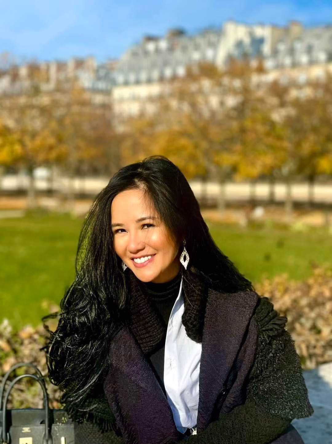 Sao Việt hôm nay 13/11: Ca sĩ Hồng Nhung tươi rói ngày nắng lên.