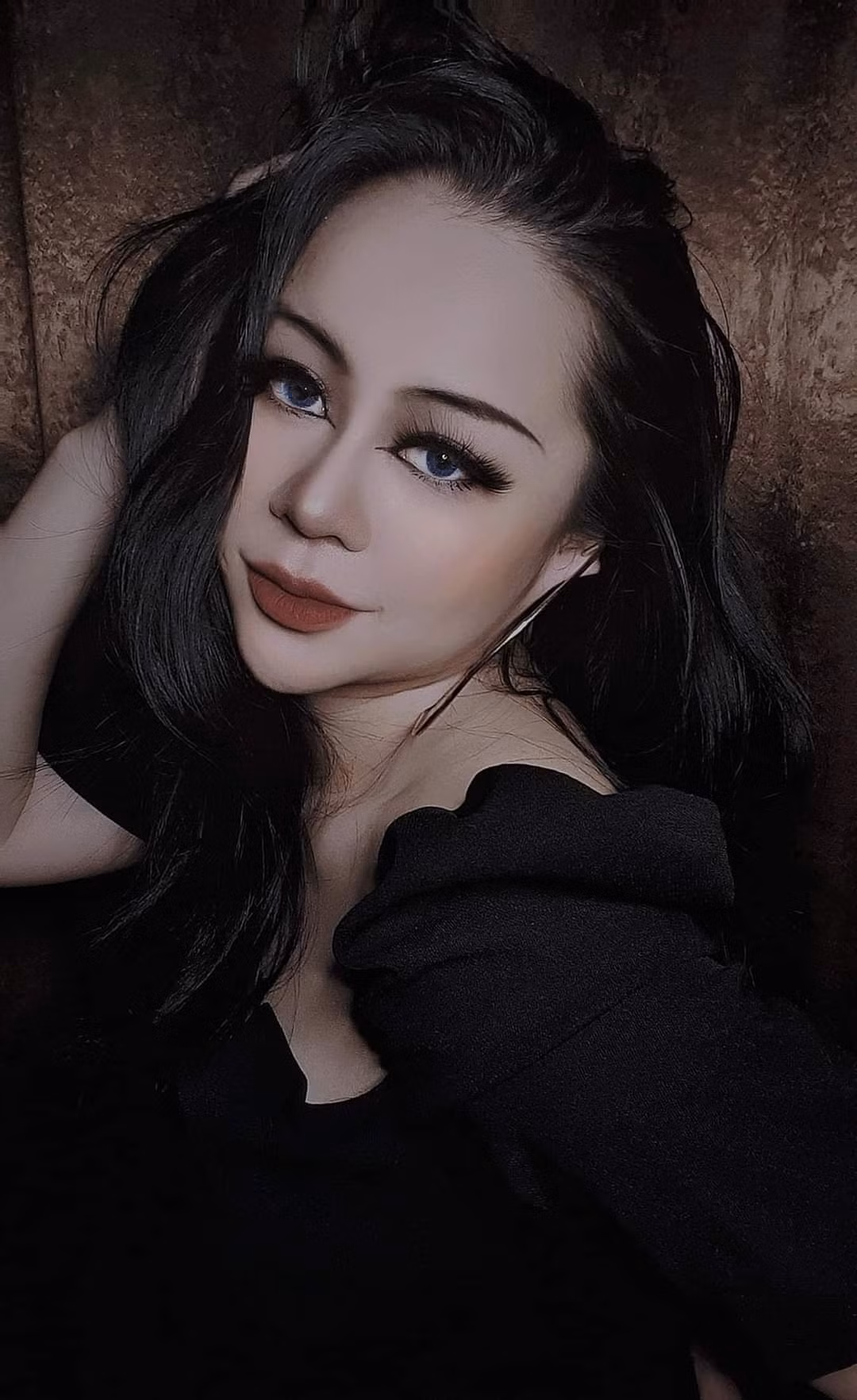 Vũ Hạnh Nguyên với lối trang điểm cá tính.