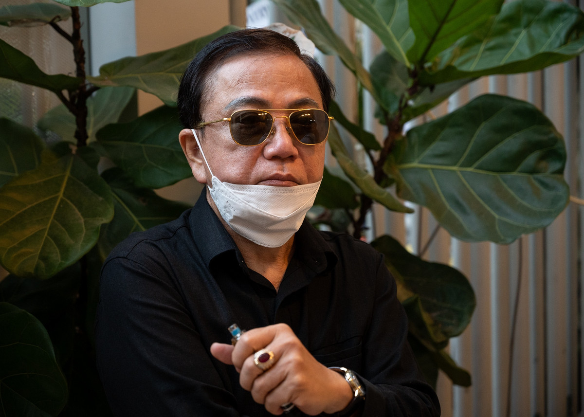 Diễn viên hài Hồng Tơ cho biết ông trân trọng tài năng và tâm huyết của nghệ sĩ Thanh Kim Huệ. Bà không chỉ là giọng ca điêu luyện, với lối luyến láy không thể trộn lẫn, mà còn là tác giả tài năng, sáng tạo, có công làm mới cải lương truyền thống.