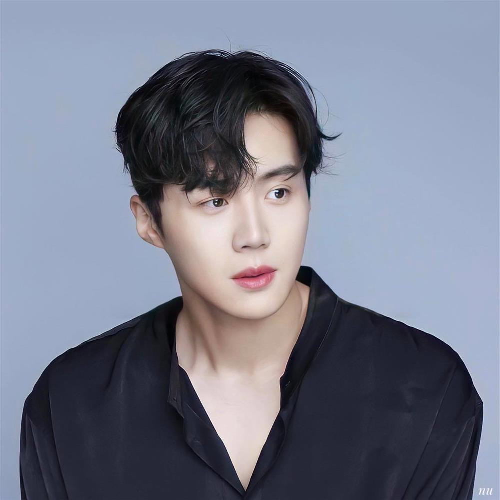 Kim Seon Ho thua nhan ep ban gai pha thai