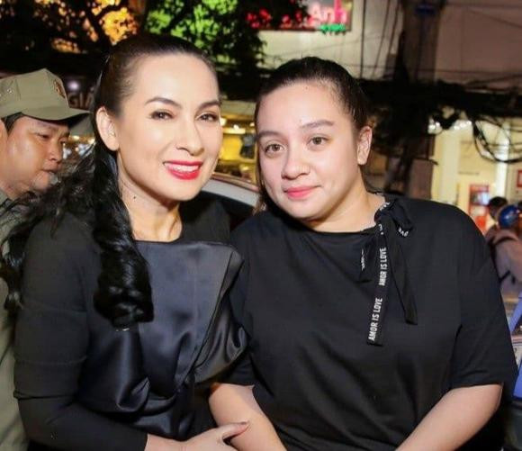 Để đưa Phi Nhung về Mỹ, thủ tục khó khăn tốn kém cỡ nào? De dua Phi Nhung ve My, thu tuc kho khan ton kem co nao?