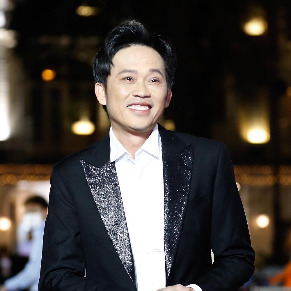 Sao Viet mung sinh nhat Hoai Linh sau nua nam danh hai o an