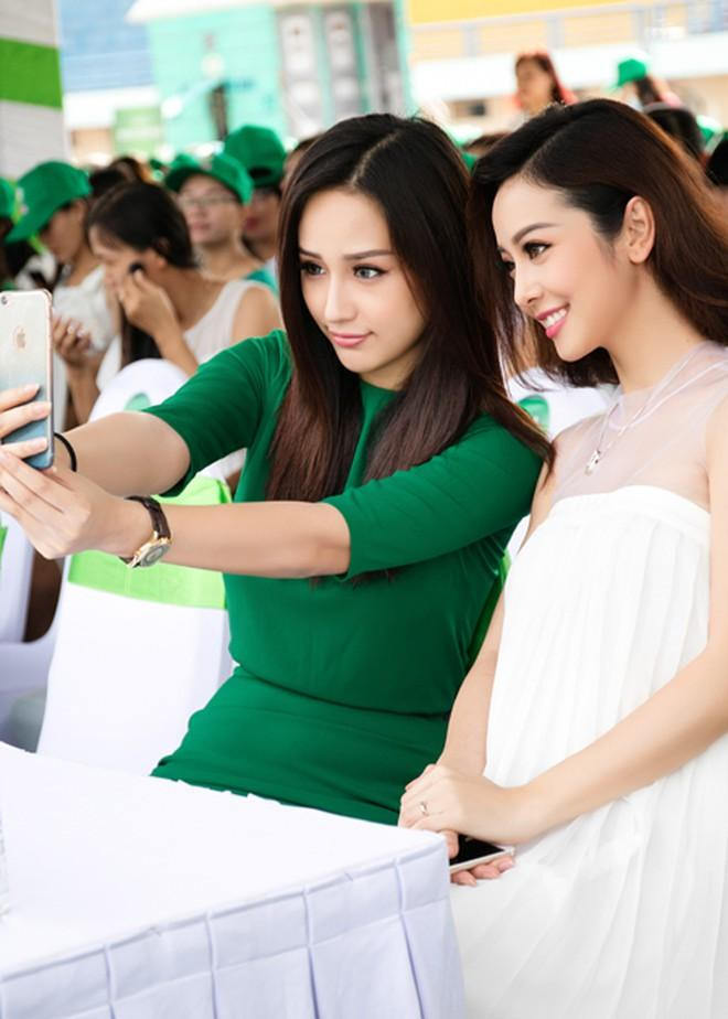 Jennifer Phạm đọ sắc đàn em kém 3 tuổi - hoa hậu Mai Phương Thúy. Đều sở hữu vẻ đẹp ngọt ngào, song Hoa hậu châu Á tại Mỹ có phần nhỉnh hơn đàn em về thần sắc.