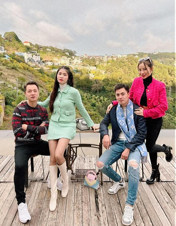 Vợ chồng Đăng Khôi cùng gia đình em trai đi du lịch Đà Lạt.