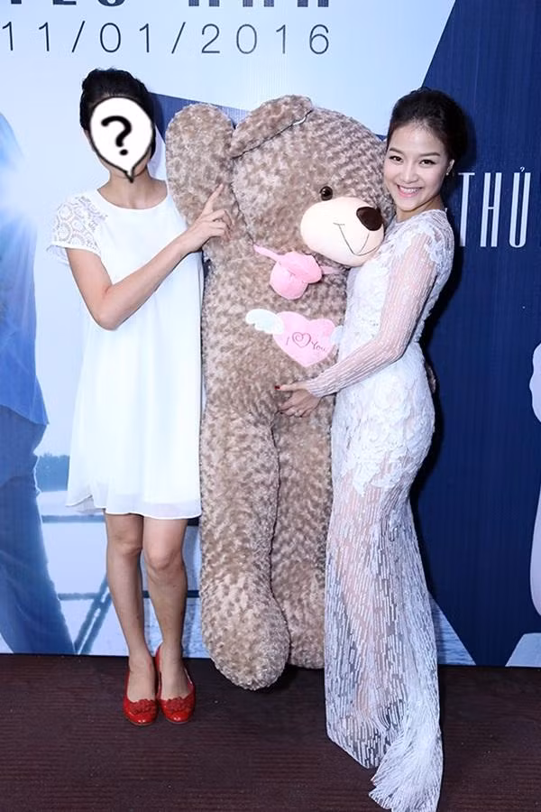 Ca si Thuy Bi to nguoi mau ten Trang hanh xu 