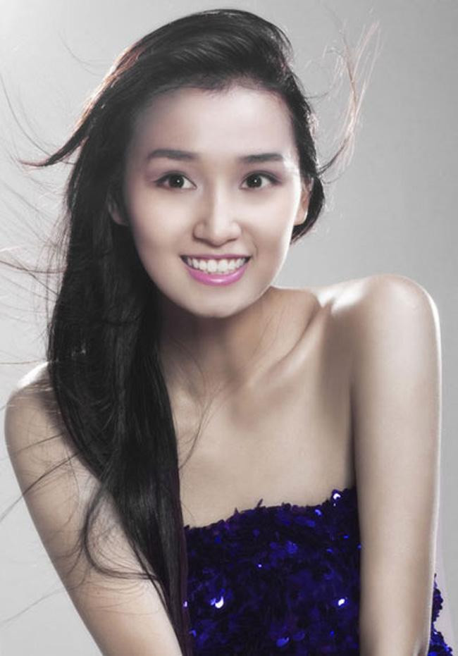 ##ss###style="text-decoration: underline;">Diễn viên Lã Thanh Huyền thời mới bước chân vào giới giải trí mộc mạc, dịu dàng với vòng 1 gần như "phẳng lì".
