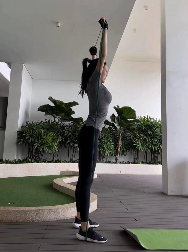 Sụt kí nhanh trong thời gian ngắn và cơ bắp chưa kịp xây dựng là vấn đề nhiều người tự tập gặp phải. Khi muốn tăng cơ, bạn phải đầu tư thêm lượng protein nạp vào cơ thể và tăng cường các bài cô lập cho vùng mông đùi.