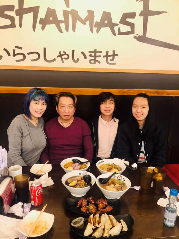 Trường Vũ đăng ảnh kỷ niệm 15 năm ngày cưới.