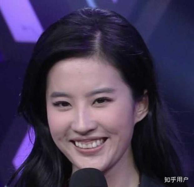 Để giữ vững danh hiệu "thần tiên tỷ tỷ" thì Lưu Diệc Phi tuyệt đối không được cười!