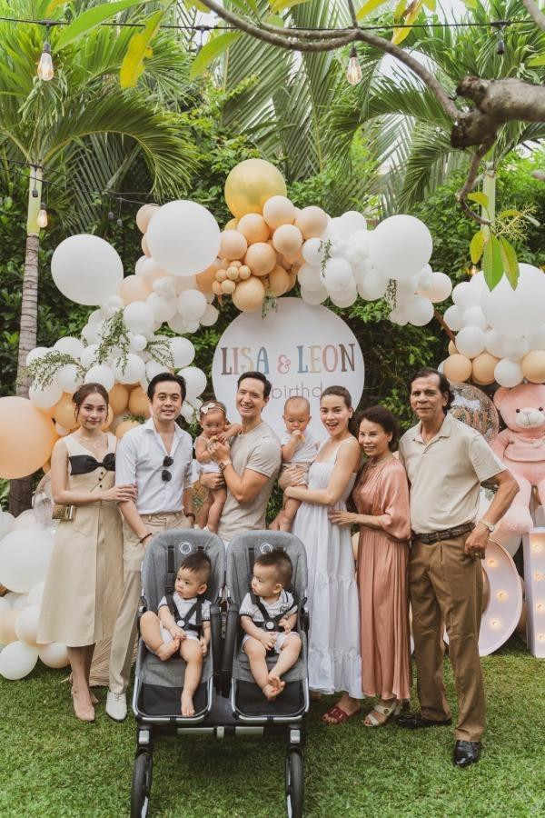 br/> Ngày 4/11 vừa qua, Hồ Ngọc Hà tổ chức tiệc sinh nhật 1 tuổi cho cặp song sinh Leon - Lisa. Bữa tiệc hoành tráng hội tụ đông đủ dàn celeb nổi tiếng như Đàm Vĩnh Hưng, vợ chồng Dương Khắc Linh, Dương Triệu Vũ... Hai nhóc tỳ nhà Kim Lý - Hà Hồ nhận hàng loạt hoa và quà hàng hiệu trải khắp nhà.