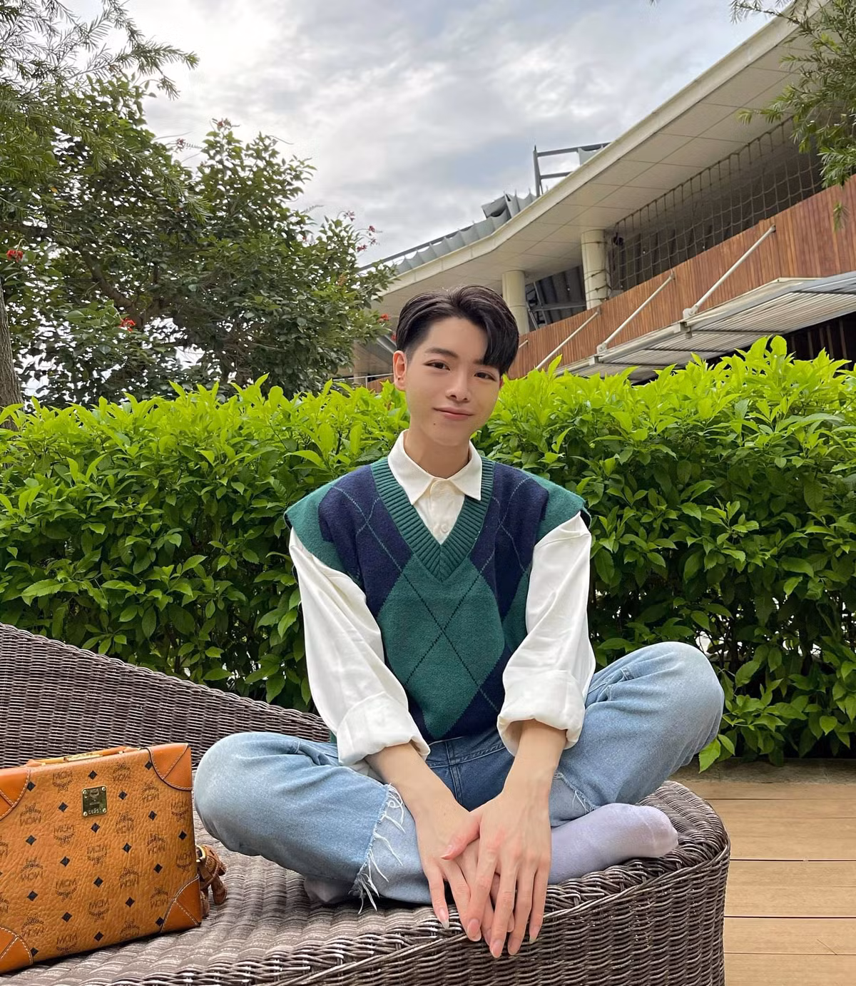 "Khi mặt trời mọc, hoa sẽ nở, khi em đến, anh sẽ cười thật nhiều", Đức Phúc "thả thính".