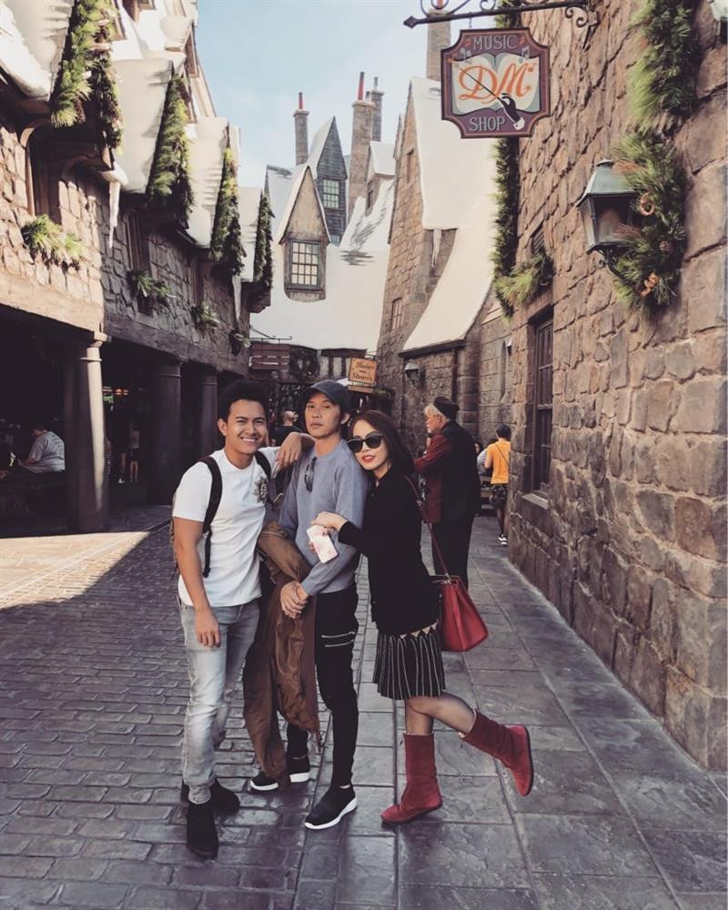 ha con Hoài Linh và ca sĩ Phương Trang - em gái ruột danh hài.