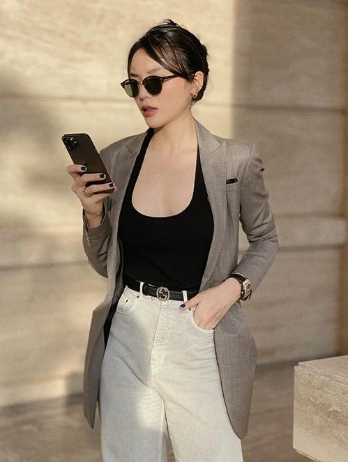 ới đây, nàng hậu sinh năm 1996 đã đăng tải những hình ảnh mới nhất lên trang cá nhân khiến dân mạng không ngừng thả tim.